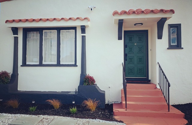 Spacious 3BR Home + Private 2BR Guest house – Ideal for Groups