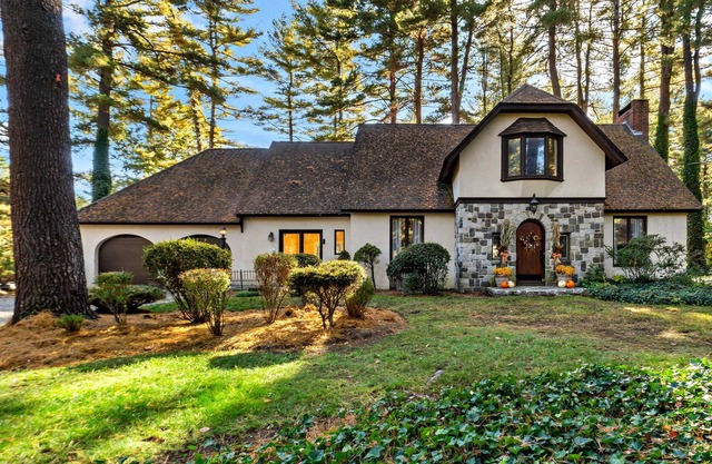 Spacious 3br home with fireplace in Cumberland