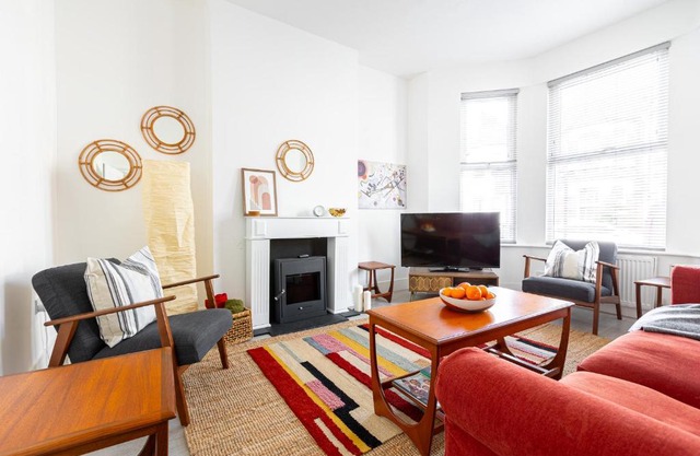 Spacious 3BR House, 8 min Kensal Green, NW London