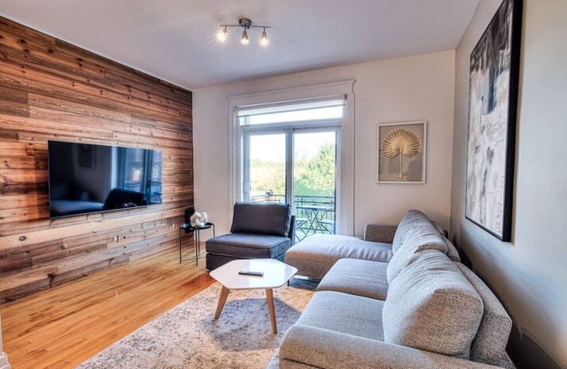 Spacious 3BR in Downtown Montreal