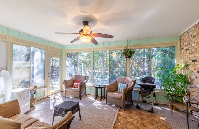 Spacious 3BR Pensacola Townhouse
