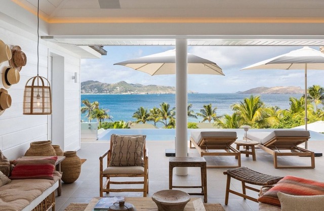 Spacious 4 BDRM Villa w Ocean Views