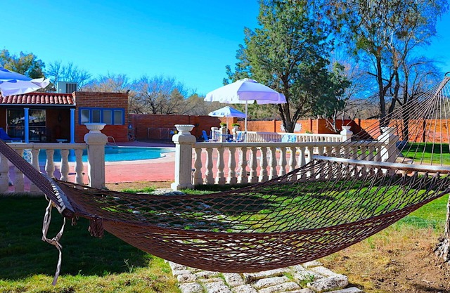 Spacious 4-bedroom house with AC and WiFi in charming Tumacacori-Carmen