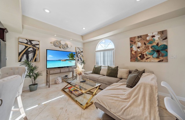 Spacious 4-Bed 3.5-Bath House w Garage, Gated Yard