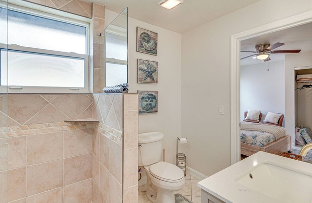 Spacious 4-bedroom home in Daytona Beach close to beach
