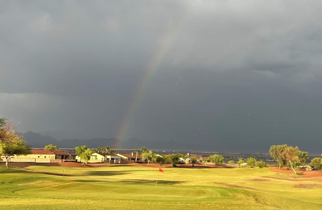 Spacious 4 Bedroom on Golf Course in Mohave Valley. Dove Hunt-Golf + River!