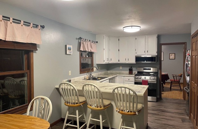 Spacious 4-bedroom 3 Bath house, close to EAA