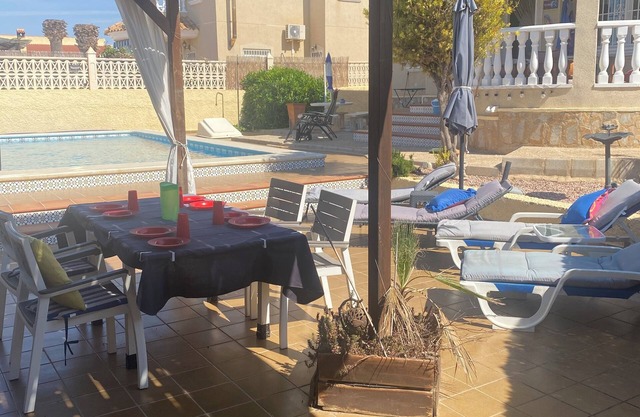 spacious 4 bedroom detached villa with pool, San Fulgencio/La Marina Urb