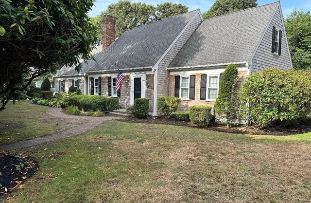 Spacious 4-Bedroom Getaway: Walk to Private Beach & Harwich Port Center!