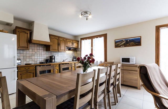 Geräumiges 4-Zimmer-Ferienhaus "Menil" mit Whirlpool-Sauna in Trieves Vercors