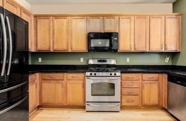 Spacious 4-bedroom house in enchanting Lake Tapps with WiFi