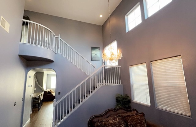 Spacious 4-bedroom house in brilliant Elk Grove with AC, WiFi