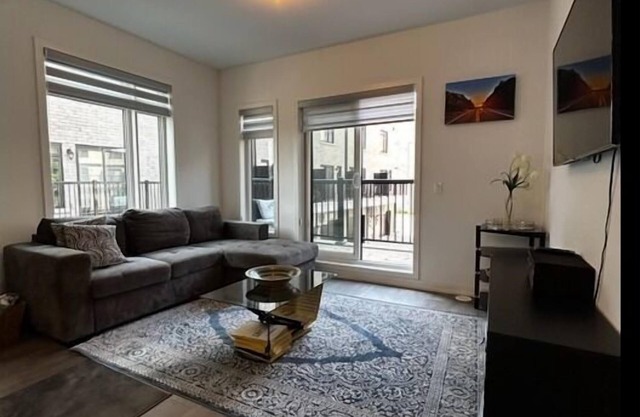 Spacious 4-bedroom house in Toronto - 15 minutes from downtown