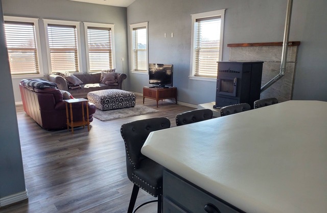 Spacious 4-bedroom house in charming Council with WiFi, AC, 80% ADA compliant.