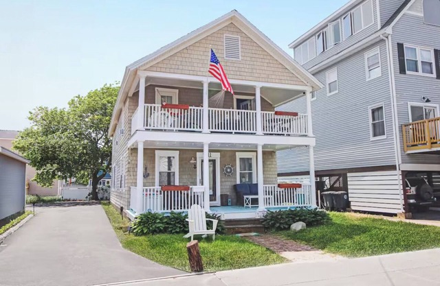 Spacious 4-bedroom house with WiFi and AC in awesome Milford