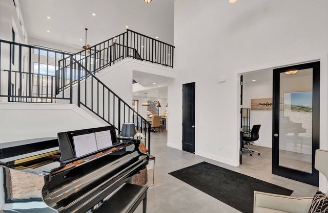 Spacious 4-bedroom house in delightful Lehi with WiFi, fitness room