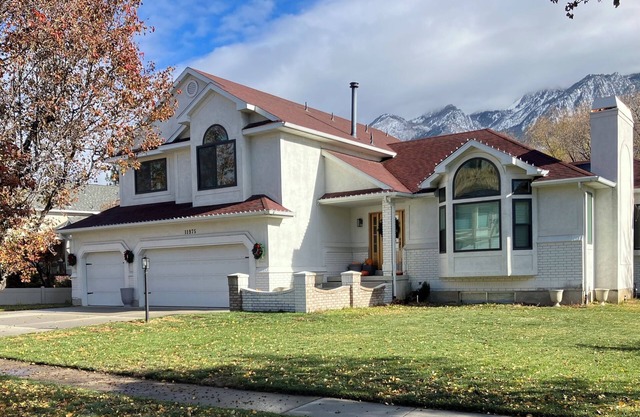 Spacious 4-bedroom house in a quiet neighborhood in a centralized location