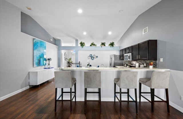 Spacious 4-bedroom Retreat in peaceful Vero Beach Florida