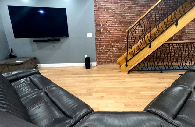 Spacious 4-bedroom 4 bathhome in the heart of Philadelphia with Roof Top Deck!
