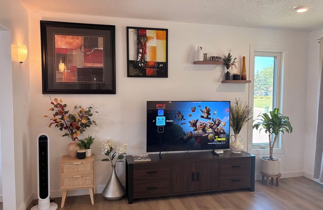 Spacious 4 Bedrooms-Sweet Home with Free Parking