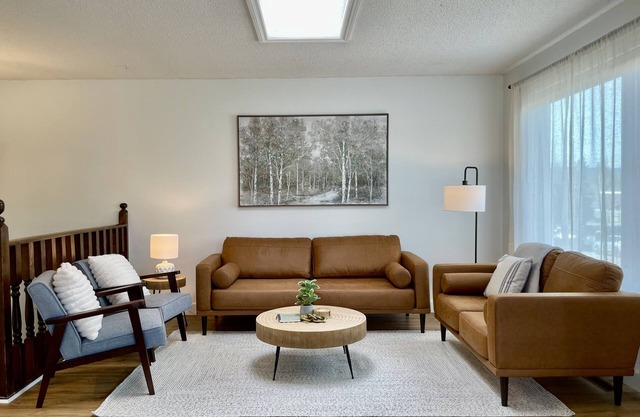 Spacious 4-BR Home near Jasper!