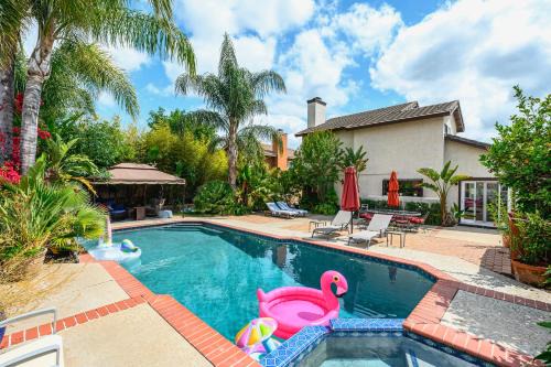 Spacious 4 BR with Heated Pool & SPA And Fire Pit