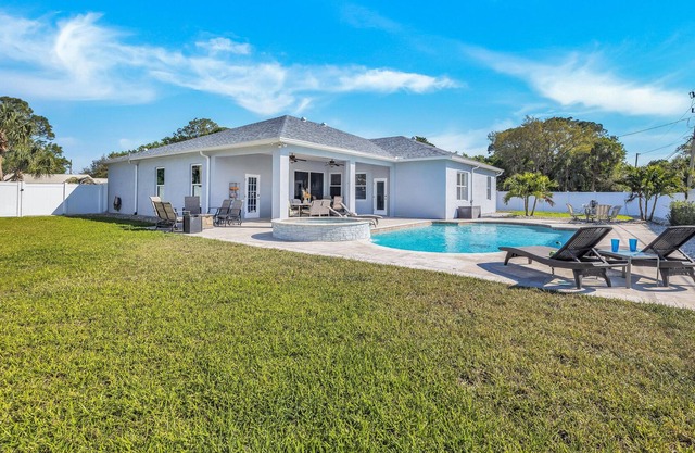 Spacious 4 Home w/ Pool & Boat Parking Sebastian