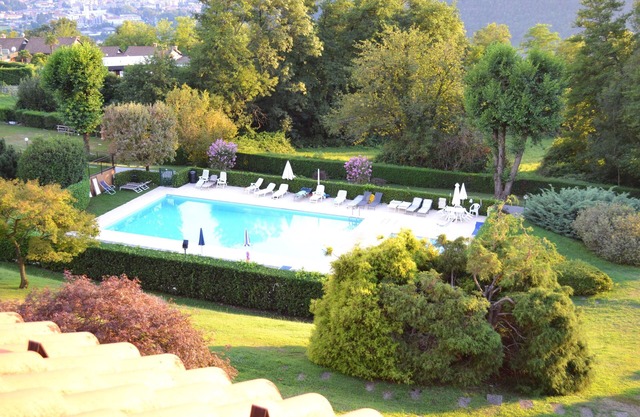 Großzügige 4½-Zimmer-Wohnung mit 3 Balkonen, Pool und Kinderpool