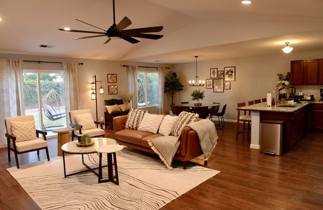 Spacious 4BD Home w EV charger near Sequoia Ntl Pk