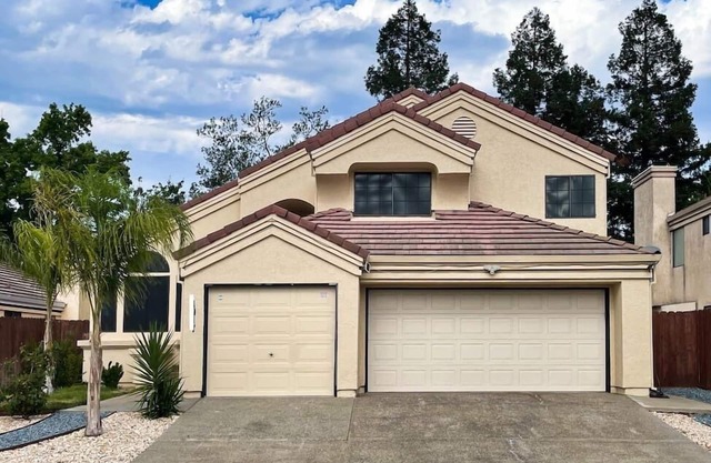 Spacious 4bdrm family home! Near Wineries/Casino!