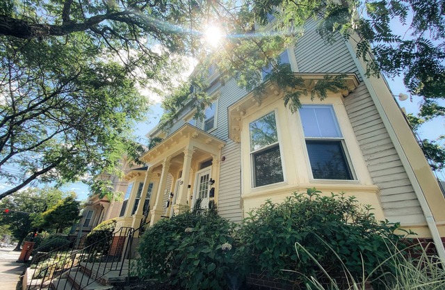 Spacious 4BR 2BA – Walk to Brown, Whole Foods, & Wayland Square