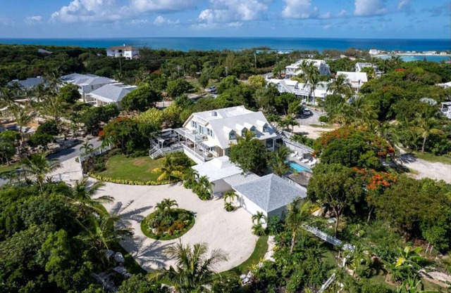 4BR Hilltop Home mit Pool & Golf Cart für den Strand - Perfekt für Familien!