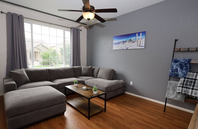 Spacious 4BR home | quiet area 15 min to CSU