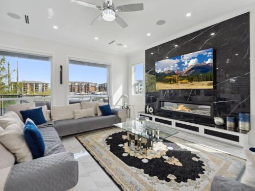 Spacious 4BR Langley Home