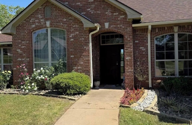 Spacious 4BR Oasis with private pool perfect for families & Groups
