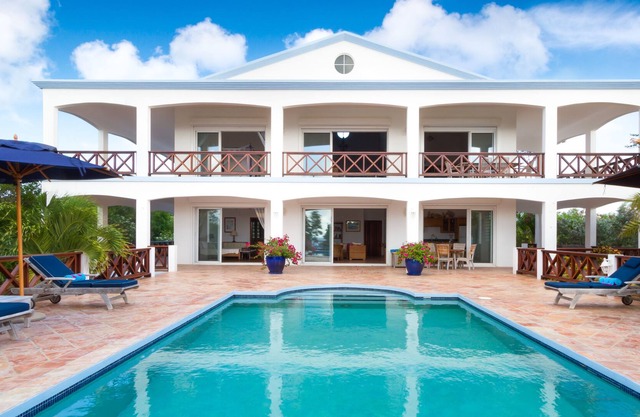 Geräumige Villa mit 5 Schlafzimmern und herrlicher Aussicht