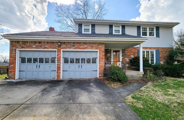 Spacious 5 Bed King Suite Renovated Home In Louisville Near Park Airport and DT
