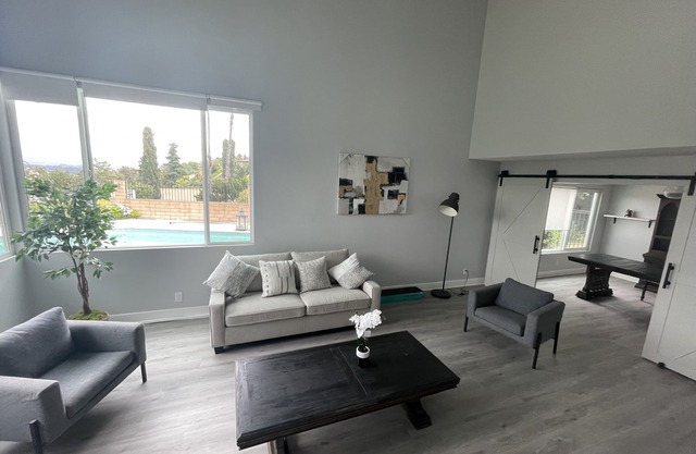 Spacious 5-bedroom house with fabulous view in Hacienda Heights