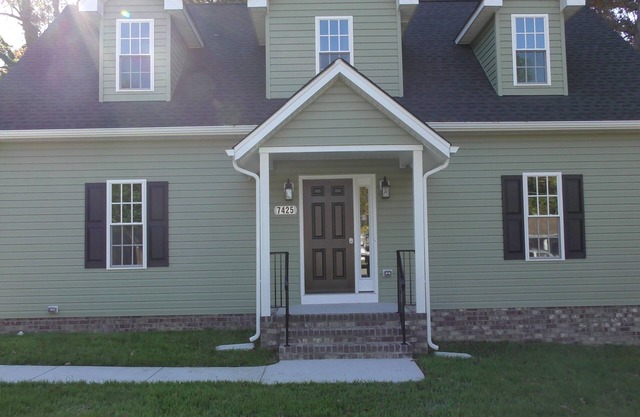 Spacious 5-bedroom house in charming neighborhood