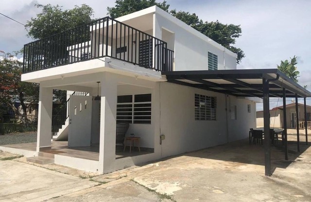 Spacious 5-bedroom beach house with Private Pool in charming Combate