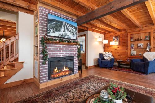 Spacious 5-bedroom Chalet with AC and WiFi in charming Chester