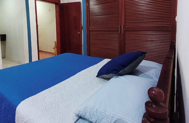 Spacious 5-bedroom house in wonderful Valladolid with AC, WiFi