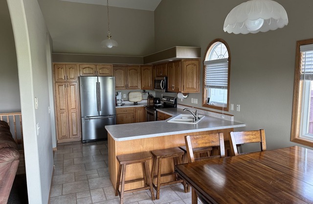 Spacious 5 bedroom home, quick access to the Black Hills area