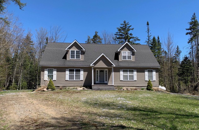 Spacious 5-bedroom house with AC, WiFi in phenomenal Speculator.