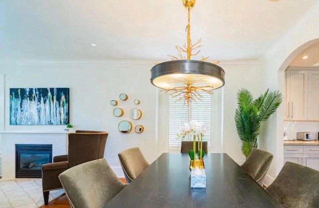Spacious 5-bedroom house in fabulous Vancouver, Sleeps 9+1