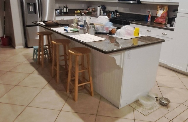 Spacious 5-bedroom house with AC, fitness room, WiFi in charming Murrieta