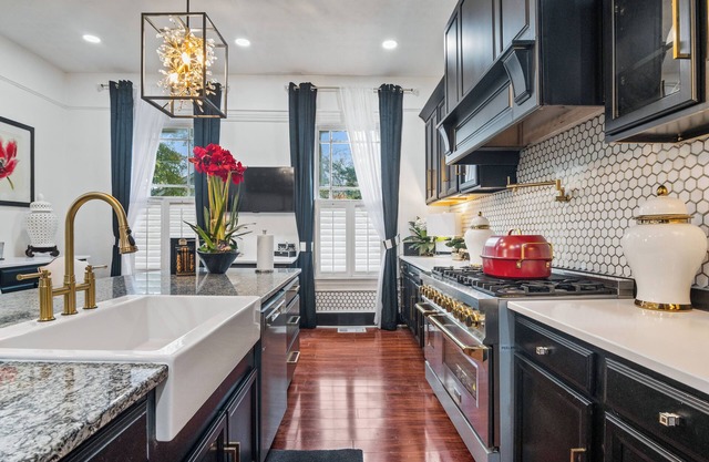 Spacious 5-bedroom house with WiFi, AC in welcoming Opelika