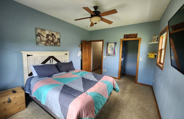 Spacious 5-bedroom house in charming Oshkosh with WiFi, fitness room