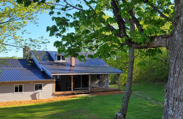 Spacious 5-bedroom house in charming Mayo with WiFi, AC
