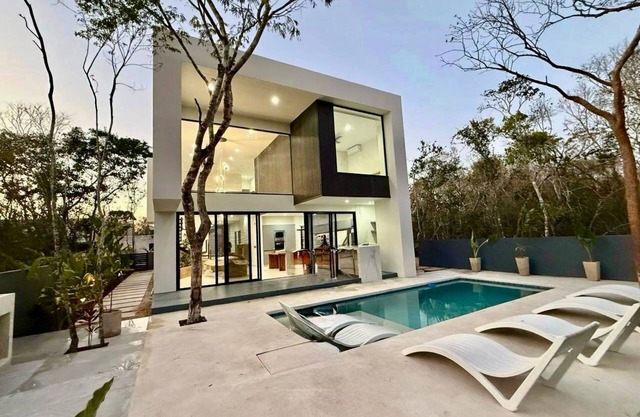 Spacious 5-bedroom house in charming Riviera Maya